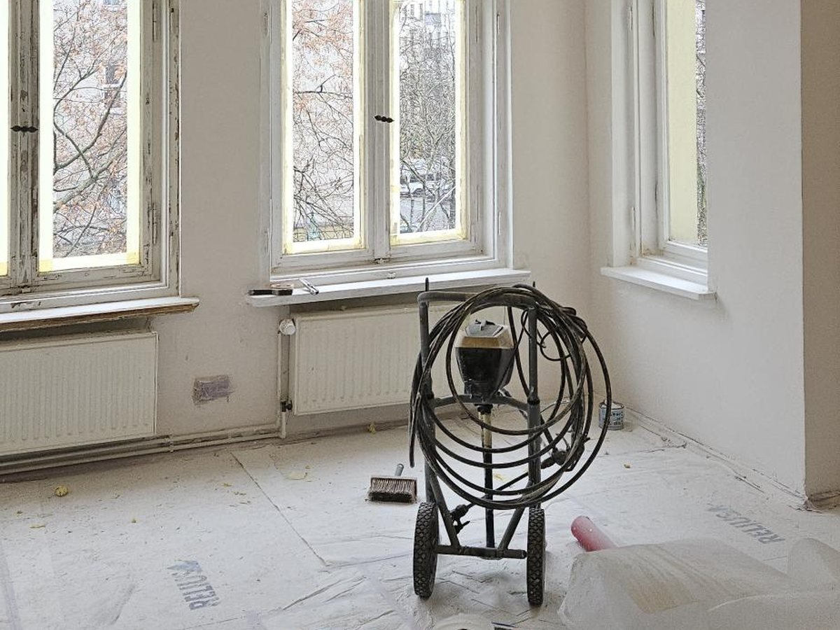 Renovierte Altbauwohnung in der Bänschstraße in Berlin mit neu gestrichenen Wänden